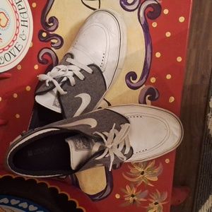 Men's Nike Stefan Janoski shoes size 13 gray and white